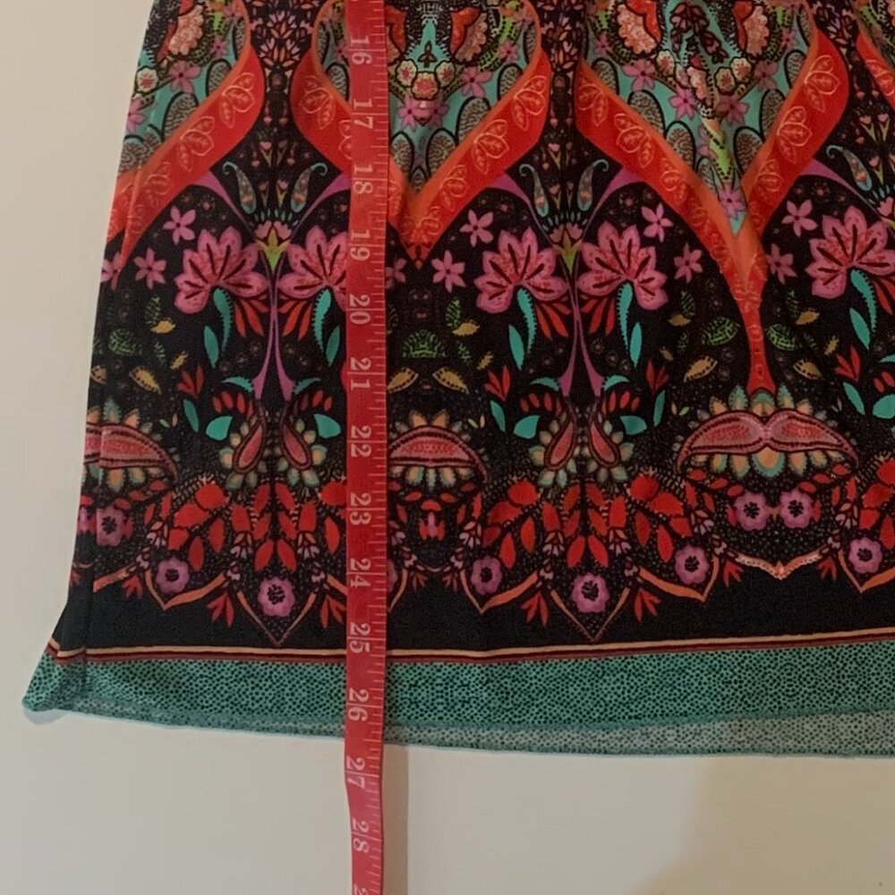 Beautiful EUC Covington Women's V-Neck Short Sleeve Top Size Medium Multicolored - Picture 11 of 12